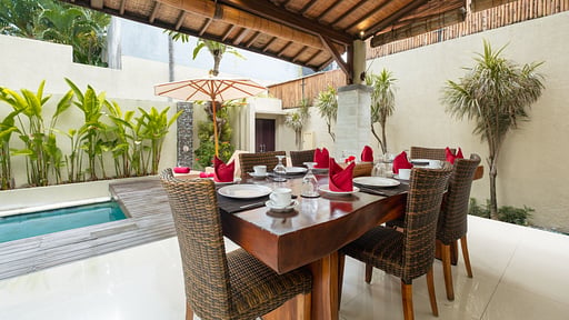 Villa Kumpi 2 Dining area