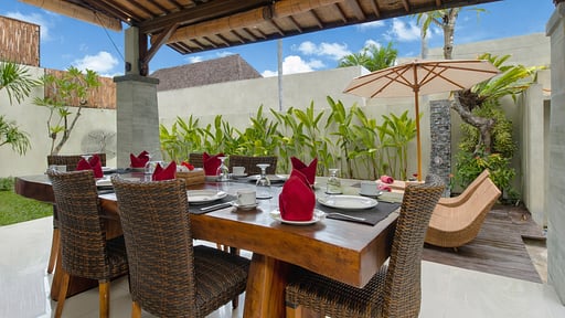 Villa Kumpi 2 Dining area
