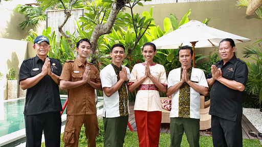 Villa Kumpi 5 Villa staff