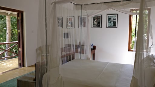 The Lake House Bedroom 1