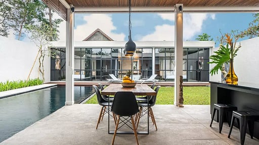 The Loft Evanoah Dining area