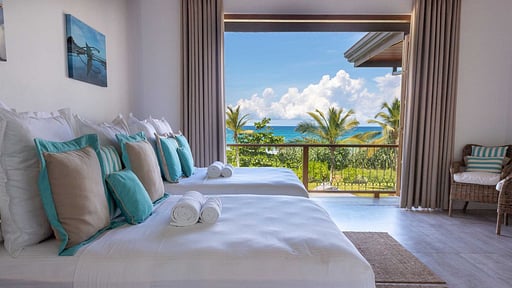 The Lookout Спальня 2