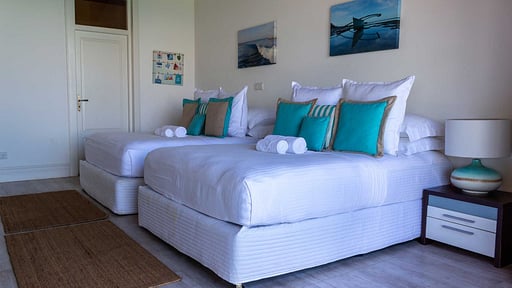 The Lookout Спальня 2