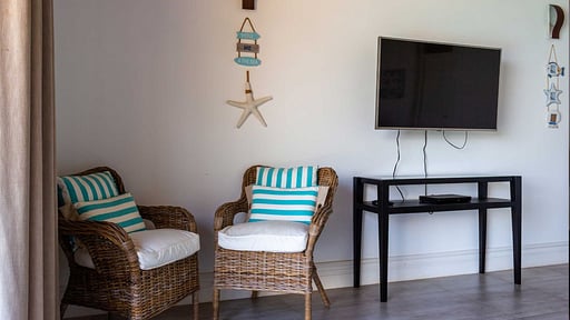 The Lookout Спальня 2