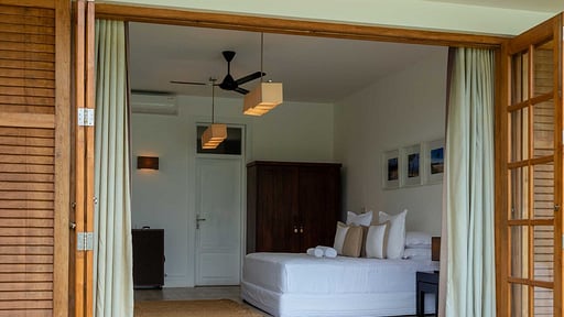 The Lookout Спальня 3