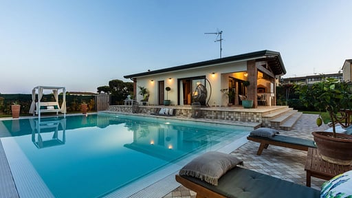 The Luxury Beach Villa Swimming pool