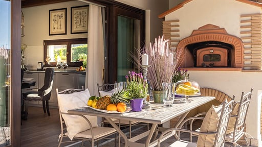 The Luxury Beach Villa Dining area