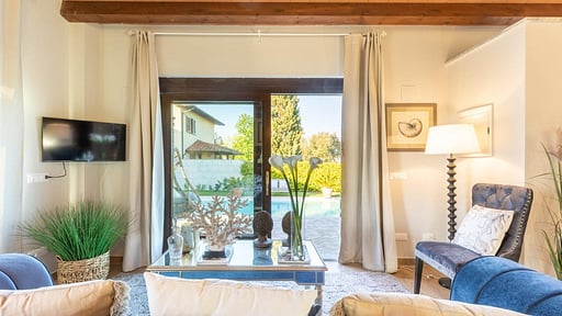 The Luxury Beach Villa Living room