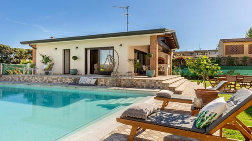 The Luxury Beach Villa Swimming pool