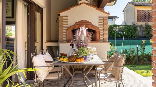 The Luxury Beach Villa Dining area