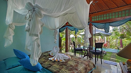 The Mahogany Villa Bedroom 1