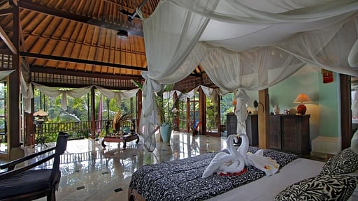 The Mahogany Villa Bedroom 2