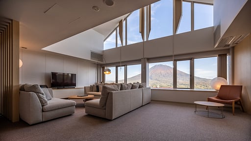 The Maples Niseko 2 Bedroom Yotei Penthouse Suite Living room