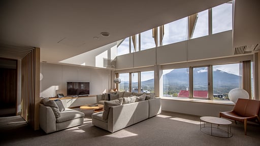 The Maples Niseko 2 Bedroom Yotei Penthouse Suite Living room