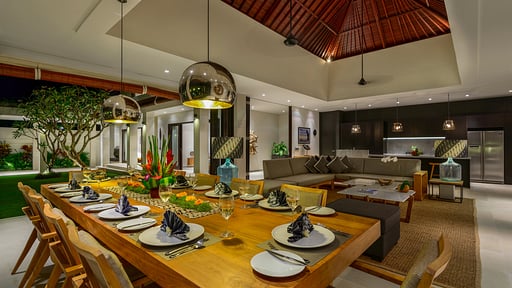 The Maya Villa Dining area