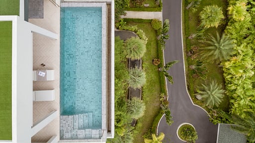 The Pavilions 2 Loft Piscina