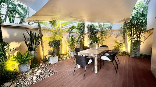 The Residence Villa 402 Dining area