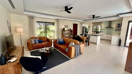 The Residence Villa 402 Living room