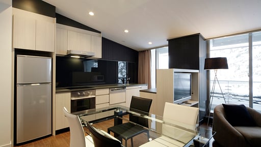 The Ridge Four Bedroom Deluxe Apartment Dining area