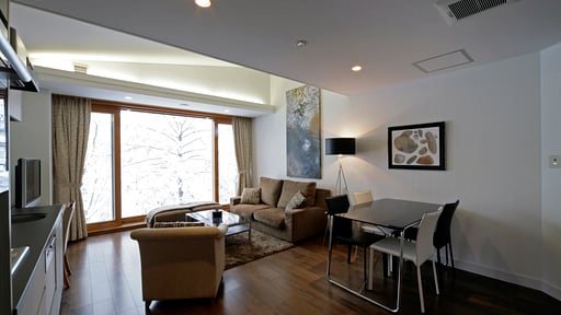 The Ridge Three Bedroom Mountain View Apartment Dining area