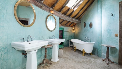 The Round House Bedroom 3