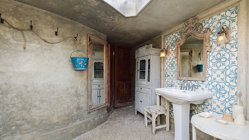 The Round House Bedroom 1