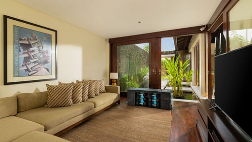 The Suar Seminyak Salle média