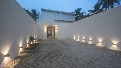 The Summer House Parking areas