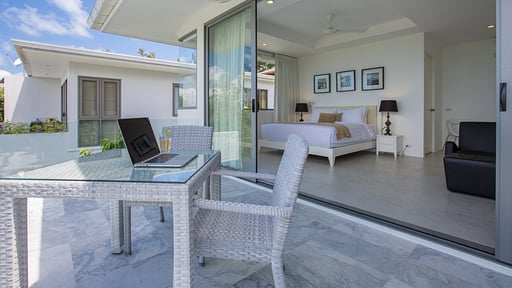 The Sun Kissed Villa Terrace/Veranda