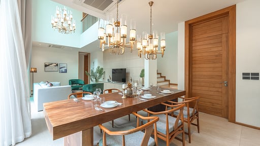 V218 The Teak Villa 112 Dining area