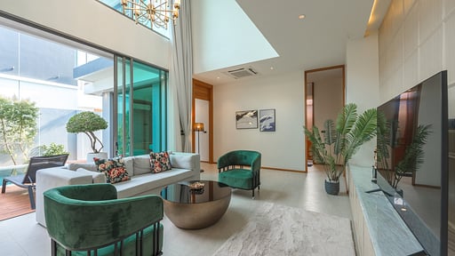 V218 The Teak Villa 112 Living room