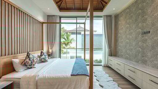 V218 The Teak Villa 112 Bedroom 2