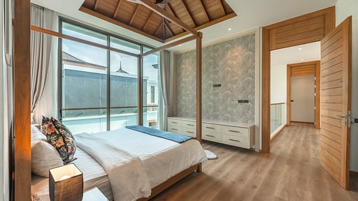 V218 The Teak Villa 112 Bedroom 2