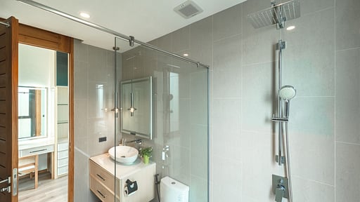 V218 The Teak Villa 112 Bedroom 2