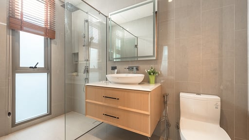 V218 The Teak Villa 112 Bedroom 1