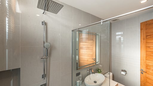 V218 The Teak Villa 112 Bedroom 3