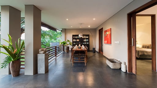 The Uma Villa Dining area