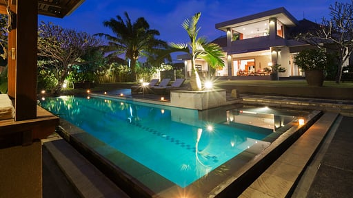 The Uma Villa Swimming pool