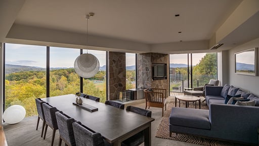 The Vale Niseko 2 Bedroom Mt. Yotei View Dining area