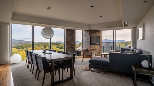 The Vale Niseko 2 Bedroom Mt. Yotei View Dining area