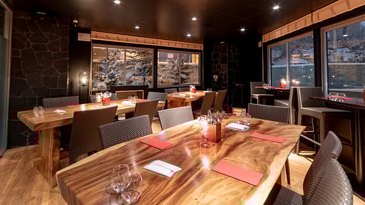 The Vale Niseko 3 Bedroom Resort Bar