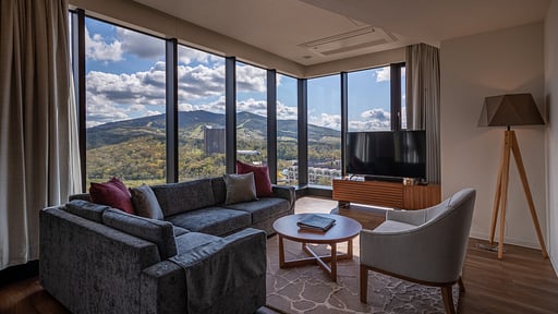 The Vale Rusutsu 1 Bedroom Suite Salon