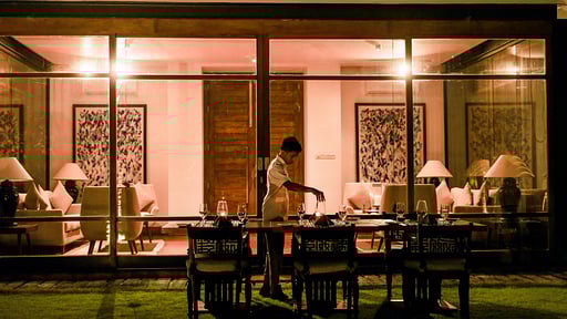 The Villa by Contemporary Ceylon Terras/Veranda