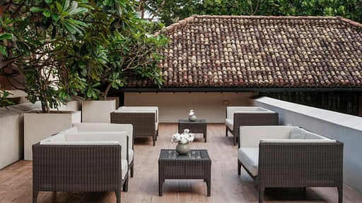 The Villa by Contemporary Ceylon Terras/Veranda