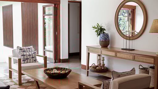 The Villa by Contemporary Ceylon Woonkamer 2