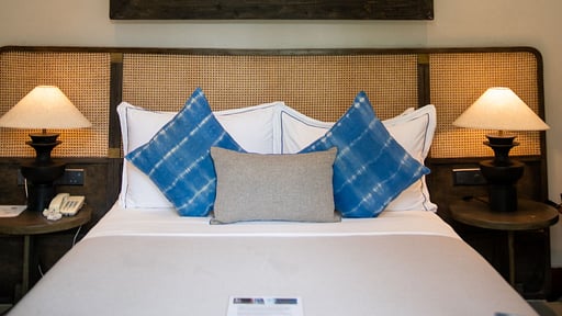 The Villa by Contemporary Ceylon Slaapkamer 1