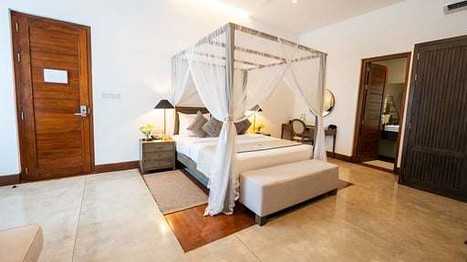 The Villa Bedroom 7