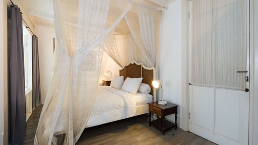 The White House Bedroom 1