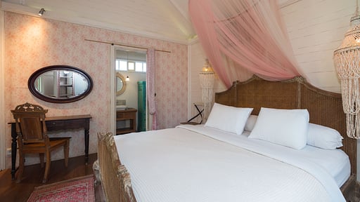 The White House Bedroom 3