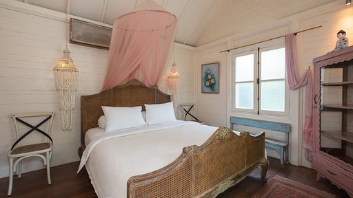 The White House Bedroom 3